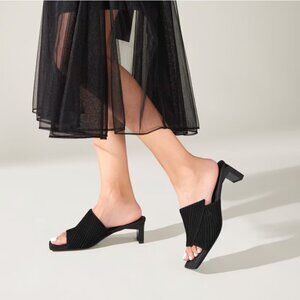 Vivaia Square-Toe Block Heel Sandals (Jade Pro) Black Women's